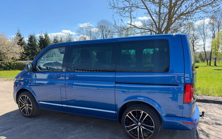 Volkswagen Multivan T6 рестайлинг, 2020 год, 3 550 000 рублей, 4 фотография