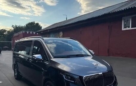 Mercedes-Benz V-Класс, 2025 год, 7 150 000 рублей, 3 фотография