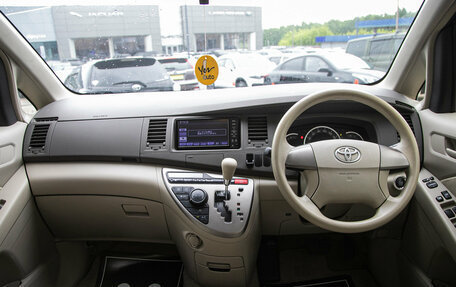 Toyota ISis I, 2012 год, 1 098 000 рублей, 17 фотография