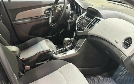 Chevrolet Cruze II, 2011 год, 688 000 рублей, 8 фотография