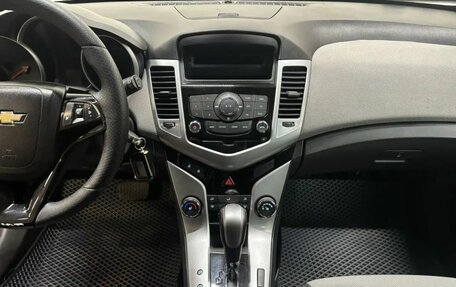 Chevrolet Cruze II, 2011 год, 688 000 рублей, 10 фотография