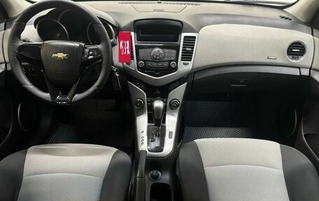 Chevrolet Cruze II, 2011 год, 688 000 рублей, 7 фотография