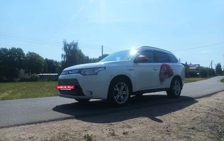 Mitsubishi Outlander III рестайлинг 3, 2012 год, 1 000 000 рублей, 4 фотография