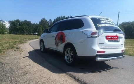 Mitsubishi Outlander III рестайлинг 3, 2012 год, 1 000 000 рублей, 3 фотография