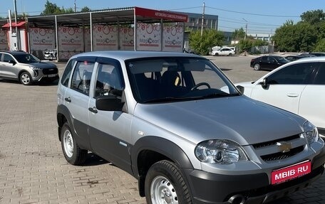 Chevrolet Niva I рестайлинг, 2011 год, 700 000 рублей, 1 фотография