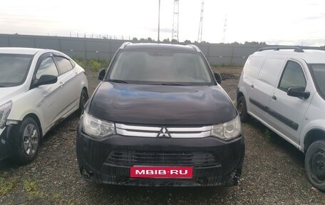 Mitsubishi Outlander III рестайлинг 3, 2014 год, 745 000 рублей, 1 фотография