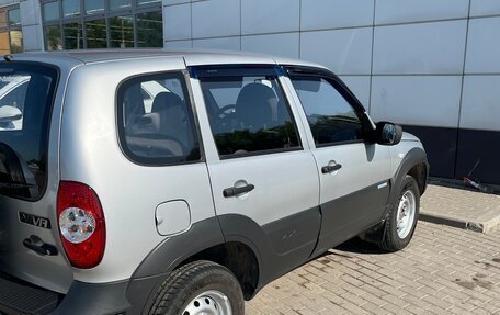 Chevrolet Niva I рестайлинг, 2011 год, 700 000 рублей, 4 фотография