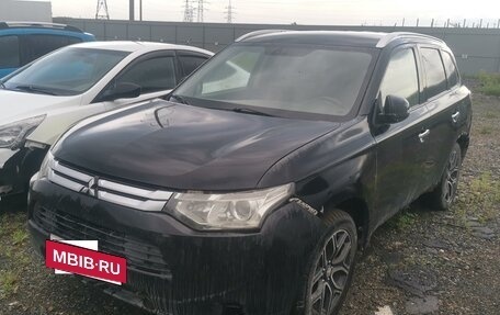 Mitsubishi Outlander III рестайлинг 3, 2014 год, 745 000 рублей, 2 фотография