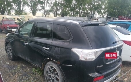 Mitsubishi Outlander III рестайлинг 3, 2014 год, 745 000 рублей, 4 фотография