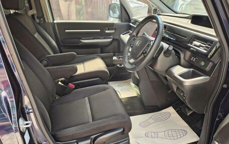 Honda Stepwgn IV, 2021 год, 1 990 000 рублей, 9 фотография