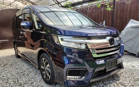 Honda Stepwgn IV, 2021 год, 1 990 000 рублей, 3 фотография