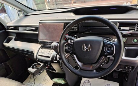 Honda Stepwgn IV, 2021 год, 1 990 000 рублей, 11 фотография