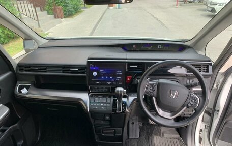 Honda Stepwgn IV, 2021 год, 1 950 000 рублей, 9 фотография