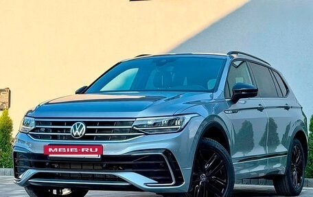 Volkswagen Tiguan II, 2020 год, 2 800 000 рублей, 3 фотография