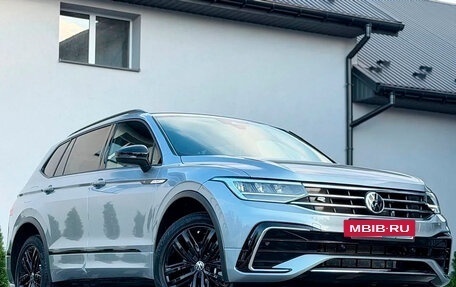 Volkswagen Tiguan II, 2020 год, 2 800 000 рублей, 4 фотография