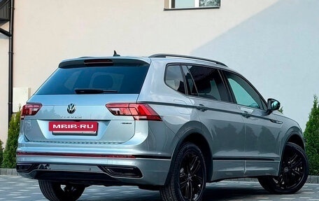 Volkswagen Tiguan II, 2020 год, 2 800 000 рублей, 6 фотография