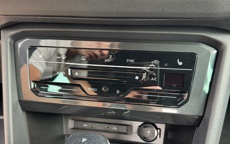 Volkswagen Tiguan II, 2020 год, 2 800 000 рублей, 21 фотография