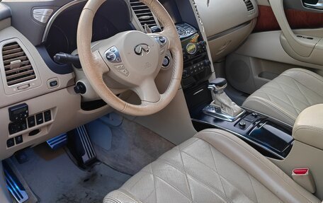 Infiniti QX70, 2015 год, 1 850 000 рублей, 10 фотография