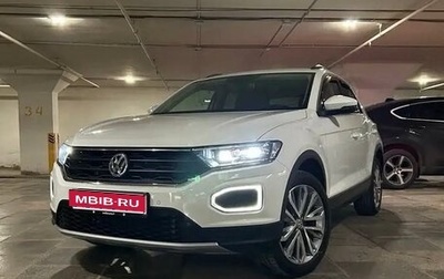 Volkswagen T-Roc I, 2022 год, 1 820 000 рублей, 1 фотография