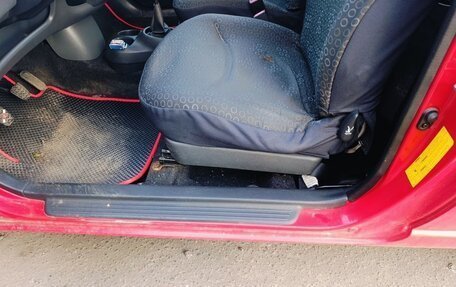Toyota Yaris I рестайлинг, 2003 год, 350 000 рублей, 3 фотография