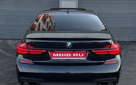 BMW 7 серия, 2017 год, 3 780 000 рублей, 18 фотография