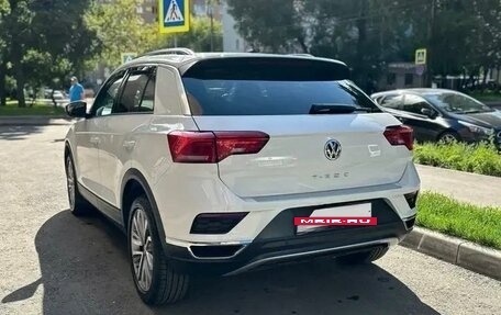 Volkswagen T-Roc I, 2022 год, 1 820 000 рублей, 5 фотография