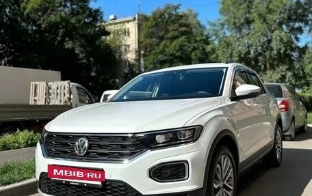 Volkswagen T-Roc I, 2022 год, 1 820 000 рублей, 8 фотография