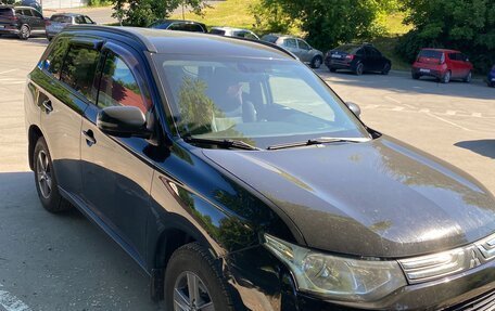 Mitsubishi Outlander III рестайлинг 3, 2014 год, 1 500 000 рублей, 6 фотография