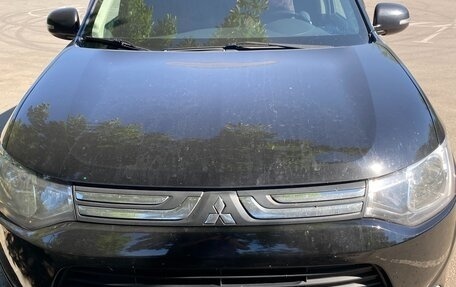 Mitsubishi Outlander III рестайлинг 3, 2014 год, 1 500 000 рублей, 7 фотография
