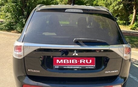 Mitsubishi Outlander III рестайлинг 3, 2014 год, 1 500 000 рублей, 3 фотография