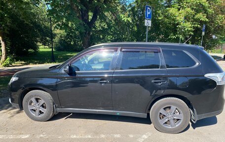 Mitsubishi Outlander III рестайлинг 3, 2014 год, 1 500 000 рублей, 12 фотография