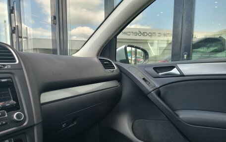 Volkswagen Golf VI, 2011 год, 600 000 рублей, 24 фотография
