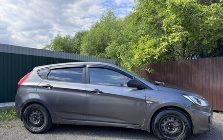 Hyundai Solaris II рестайлинг, 2012 год, 560 000 рублей, 3 фотография