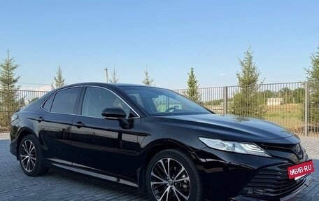 Toyota Camry, 2020 год, 3 350 000 рублей, 4 фотография