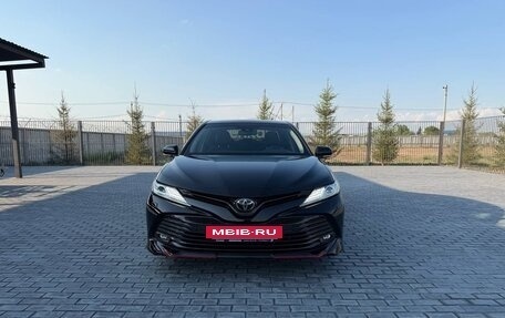 Toyota Camry, 2020 год, 3 350 000 рублей, 2 фотография