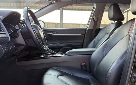 Toyota Camry, 2020 год, 3 350 000 рублей, 12 фотография
