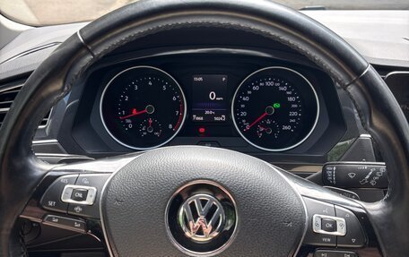Volkswagen Tiguan II, 2019 год, 2 700 000 рублей, 17 фотография