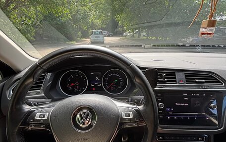 Volkswagen Tiguan II, 2019 год, 2 700 000 рублей, 18 фотография