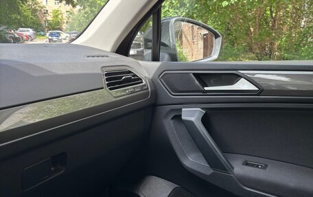 Volkswagen Tiguan II, 2019 год, 2 700 000 рублей, 23 фотография