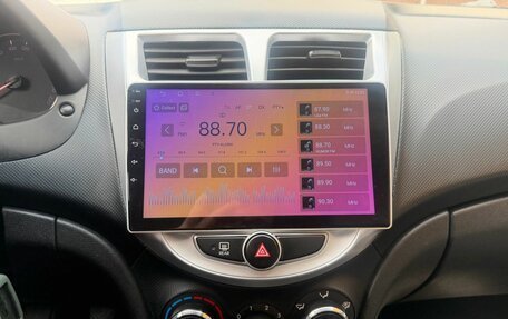 Hyundai Solaris II рестайлинг, 2012 год, 665 000 рублей, 12 фотография