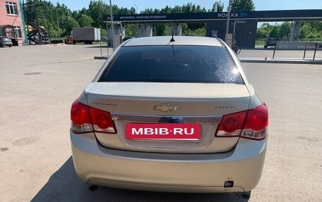 Chevrolet Cruze II, 2010 год, 335 000 рублей, 5 фотография