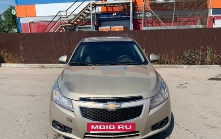 Chevrolet Cruze II, 2010 год, 335 000 рублей, 2 фотография