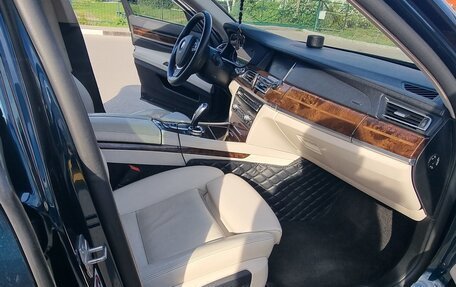 BMW 7 серия, 2012 год, 1 880 000 рублей, 15 фотография