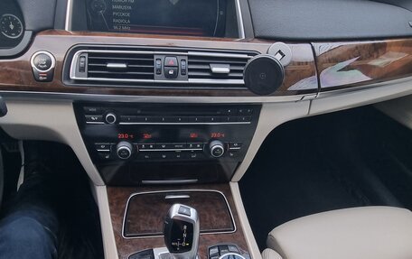 BMW 7 серия, 2012 год, 1 880 000 рублей, 22 фотография