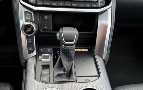 Toyota Land Cruiser, 2026 год, 15 990 000 рублей, 29 фотография