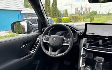 Toyota Land Cruiser, 2026 год, 15 990 000 рублей, 28 фотография