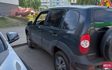 Chevrolet Niva I рестайлинг, 2010 год, 410 000 рублей, 3 фотография