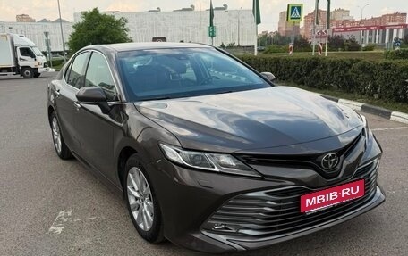 Toyota Camry, 2018 год, 2 949 000 рублей, 2 фотография
