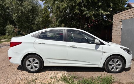 Hyundai Solaris II рестайлинг, 2015 год, 1 200 000 рублей, 4 фотография