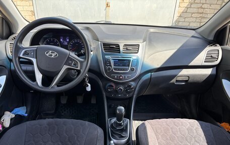 Hyundai Solaris II рестайлинг, 2015 год, 1 200 000 рублей, 9 фотография